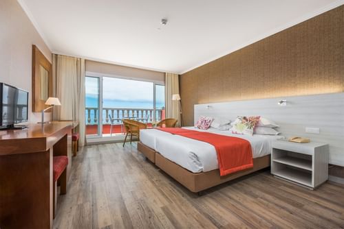 room-seaview-with-balcony-2