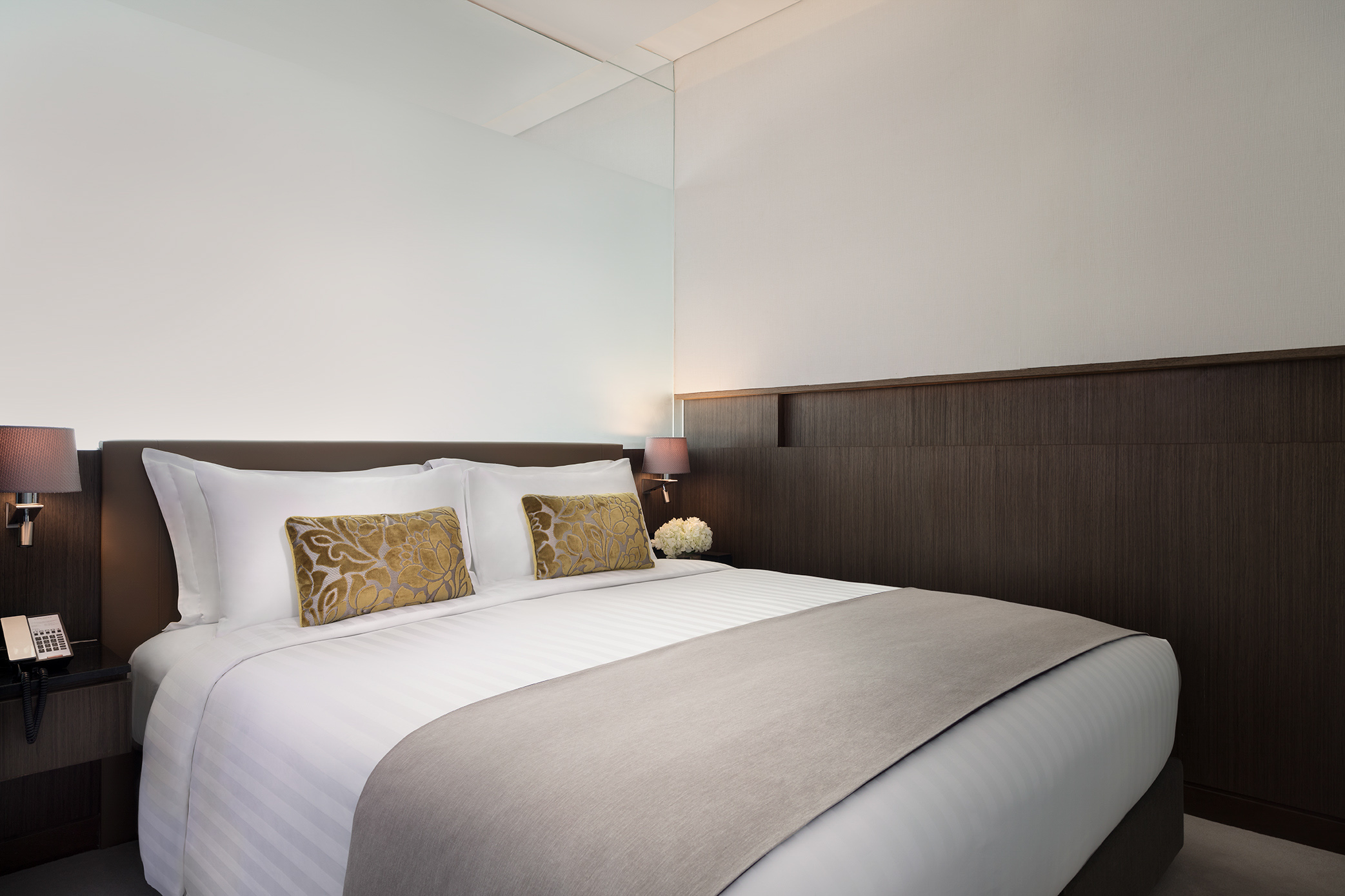 03_821_Family_Room_Master_Bedroom_H7A5748_Final_SM