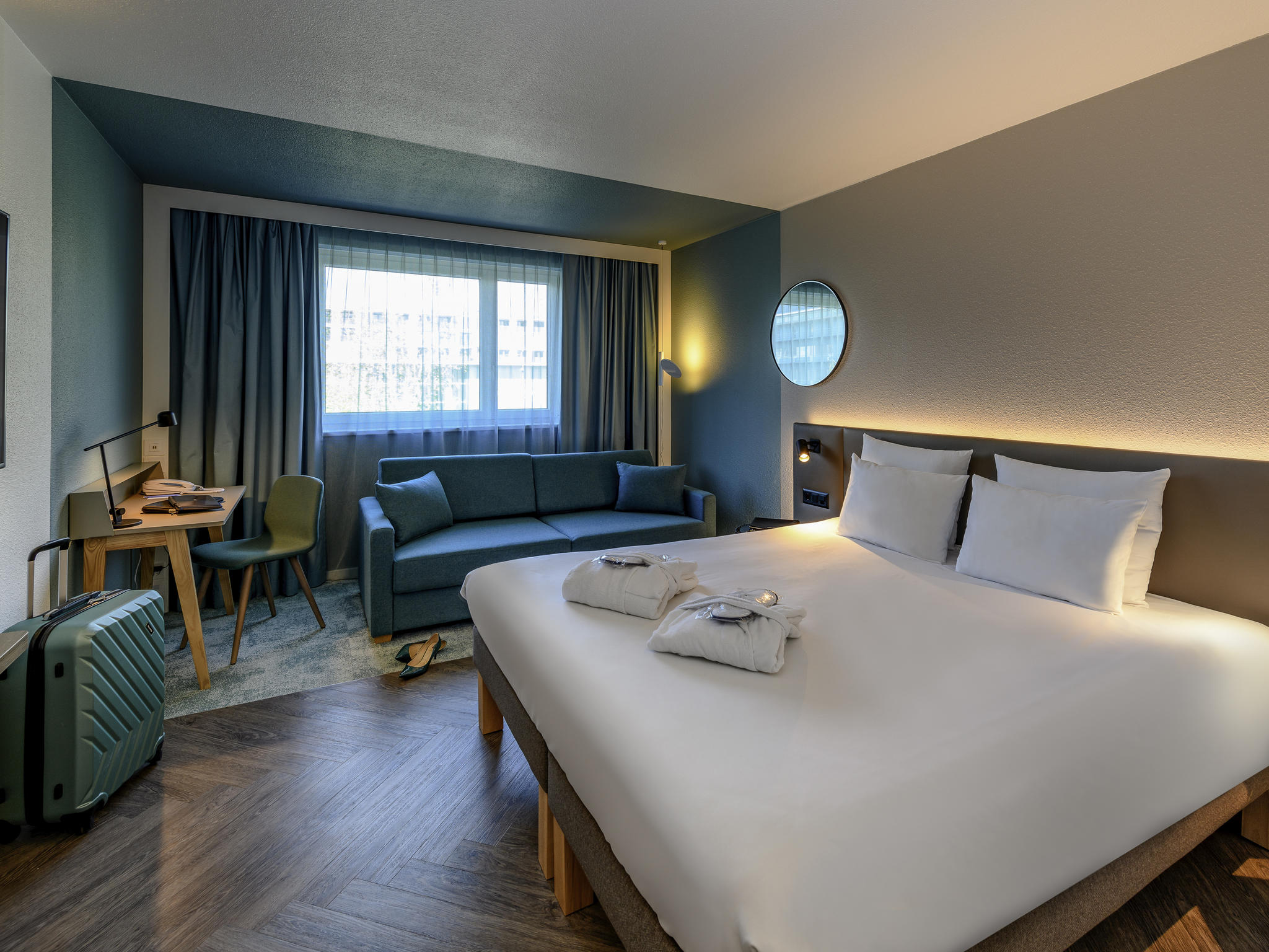 https://all.accor.com/2731