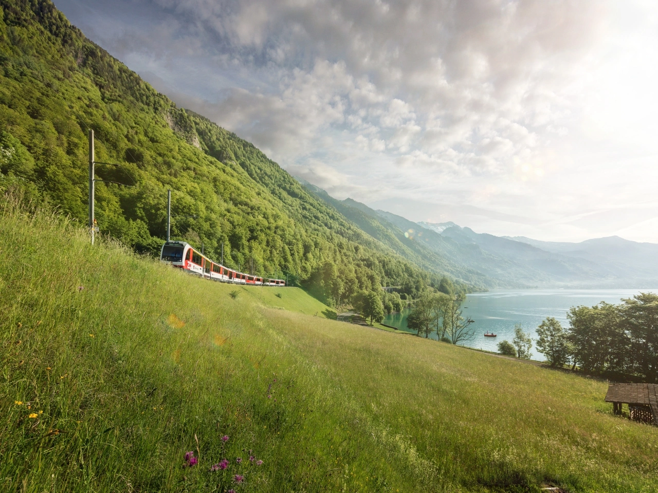 ST_Niederried-Lucerne-Interlaken-Express_49175