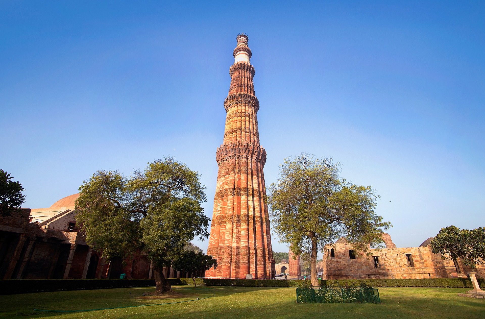 qutub-minar-2155776_1920