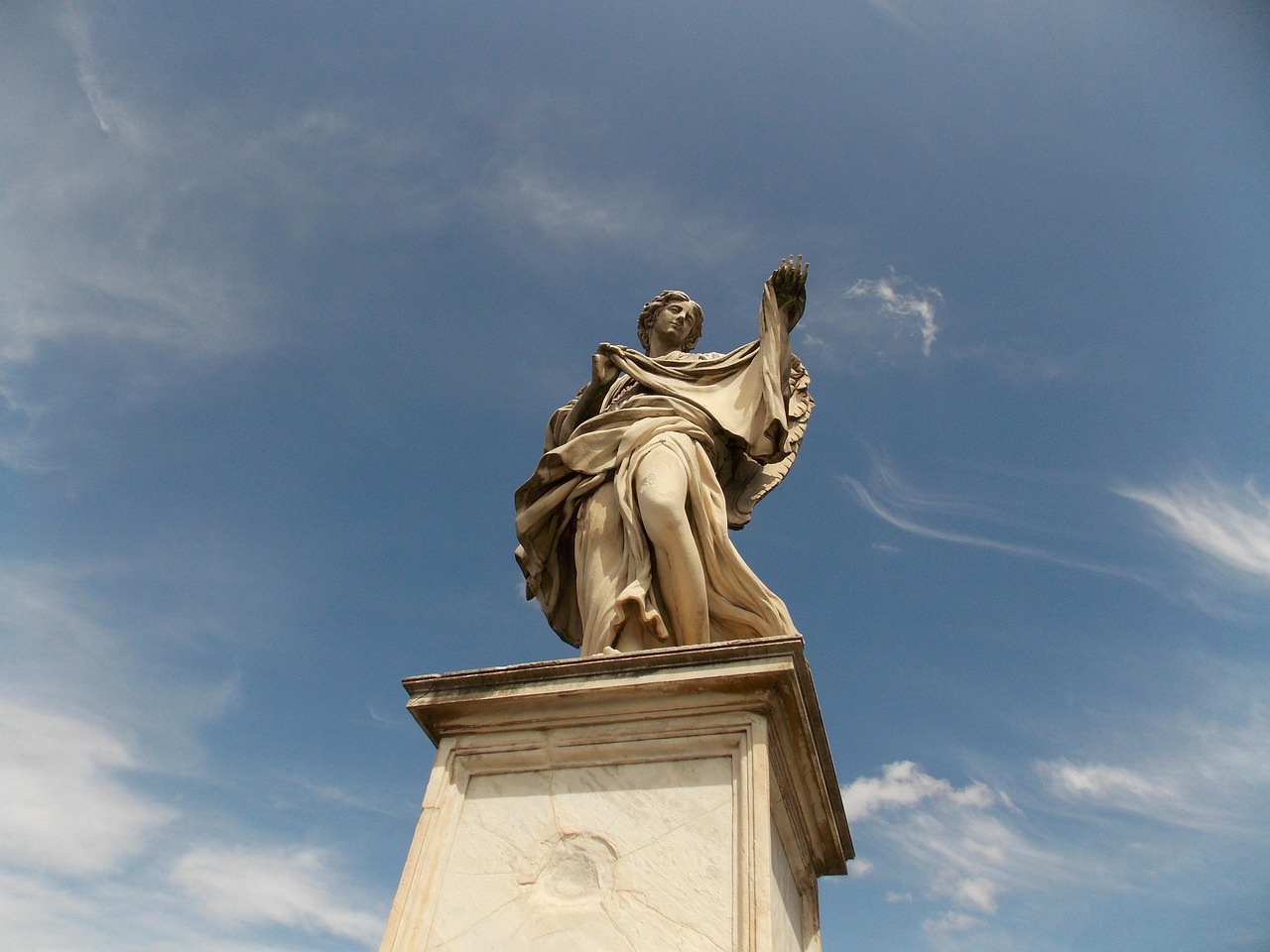 statue-552029_1280.jpg