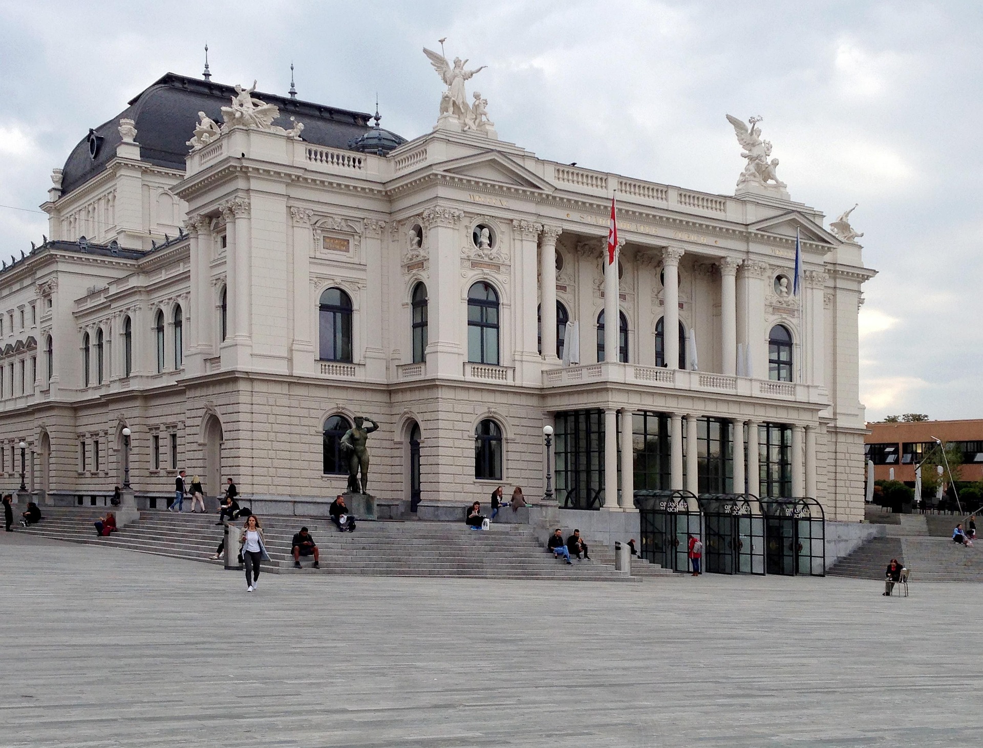 zurich-opera-house-2213766_1920 (1)
