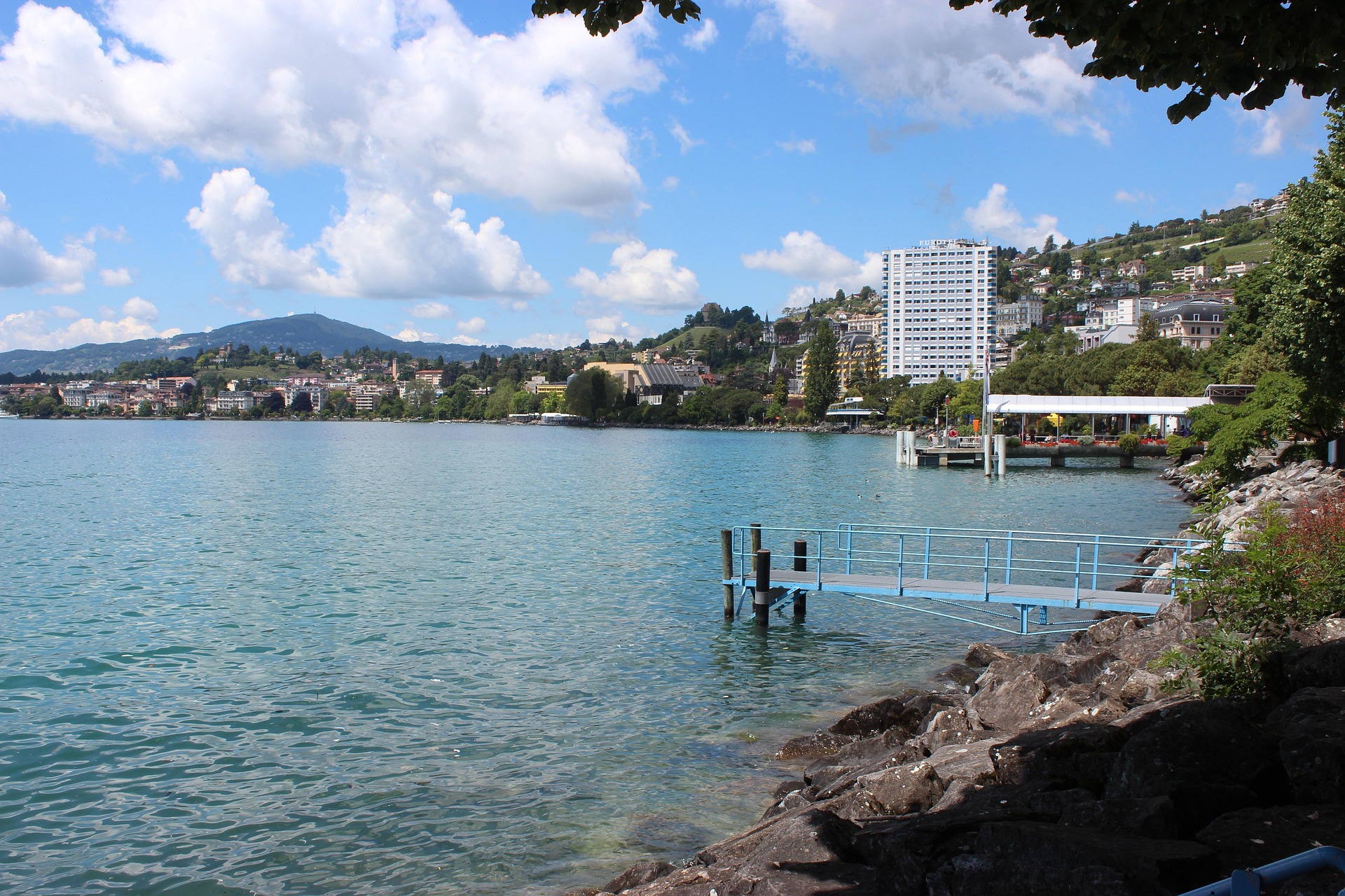 vikol009-montreux-3423923_1920