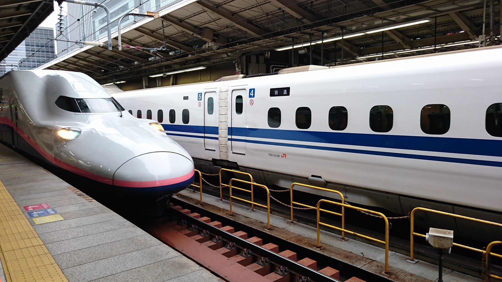 yuyuyaya76-bullet-train-3846967_1920